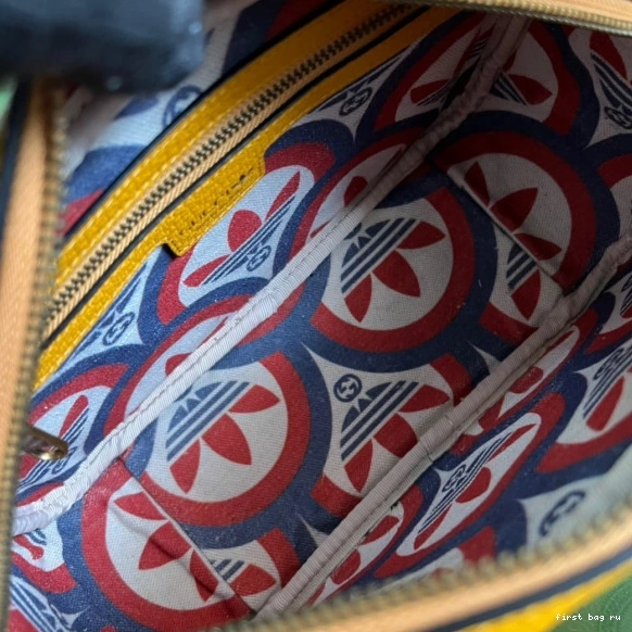 First bag ru x bag Gucci Adidas small shoulder 0710